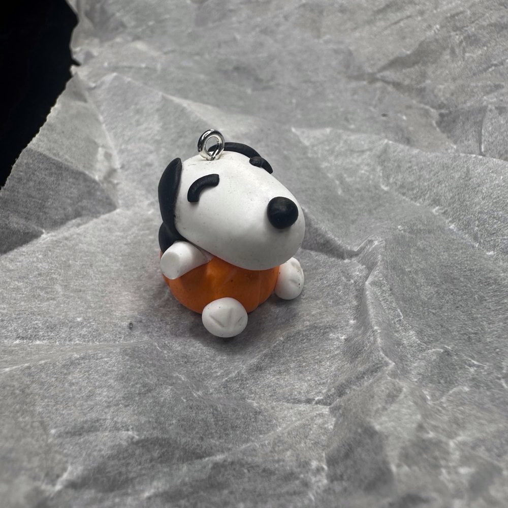 Tiny Pumpkin Snoopy – Handmade Fall Dog Charm Keychain